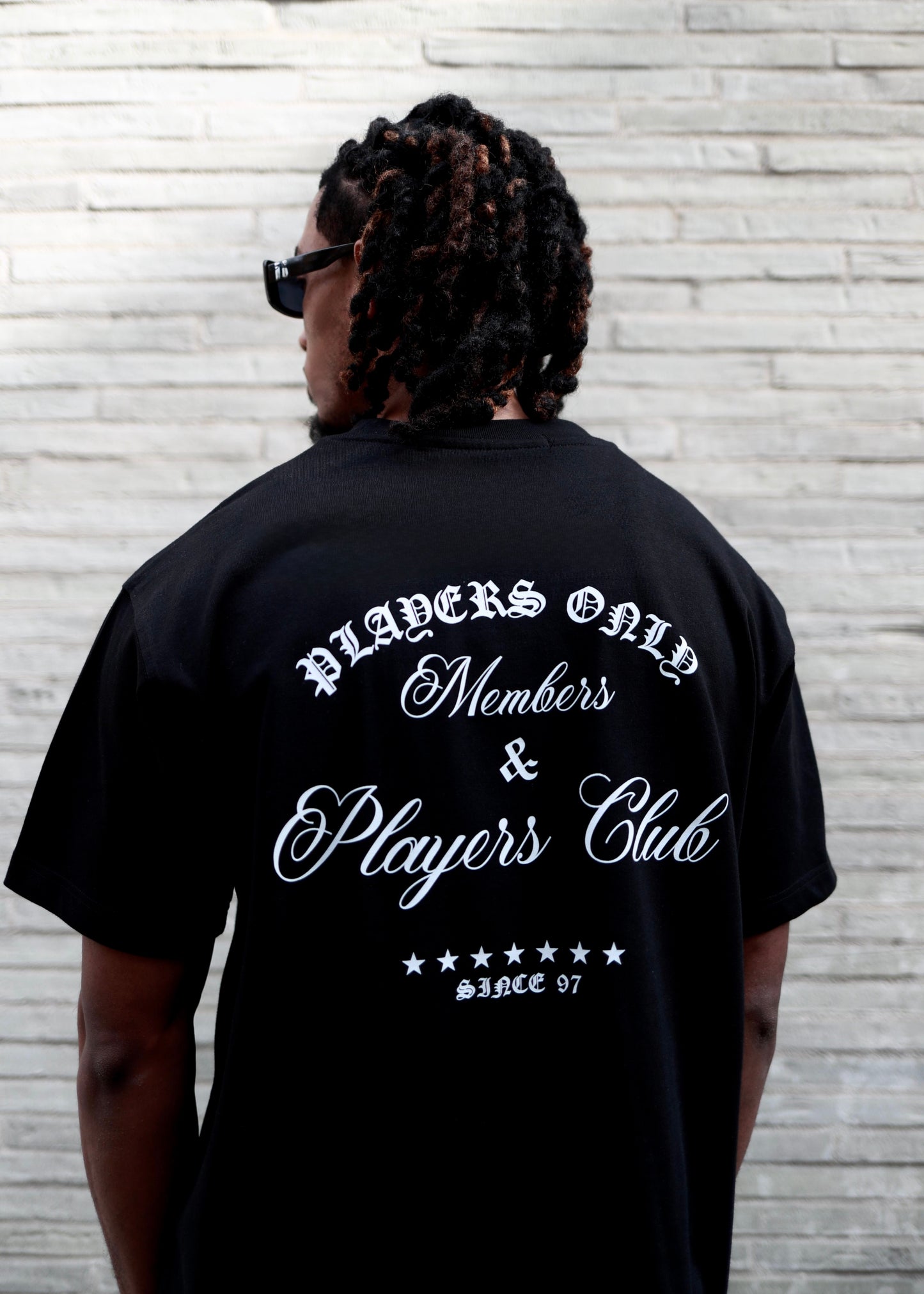 BLACK EMBROIDERED TEE