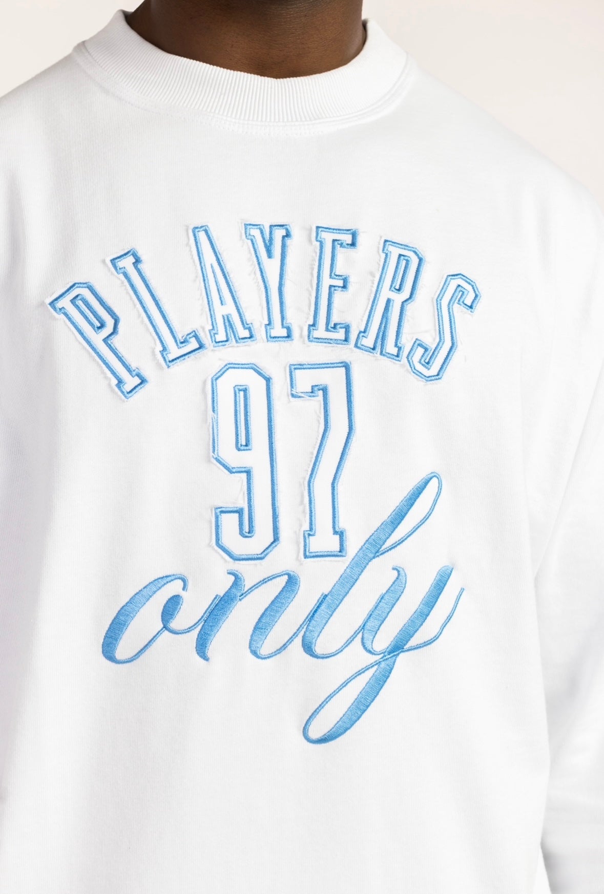 WHITE APPLIQUÉ LONG SLEEVE