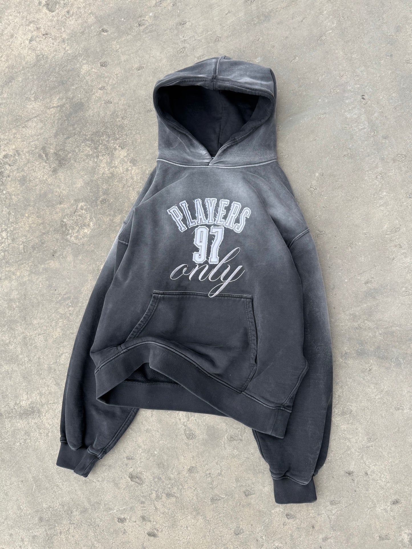 FADE-OUT APPLIQUÉ HOODIE