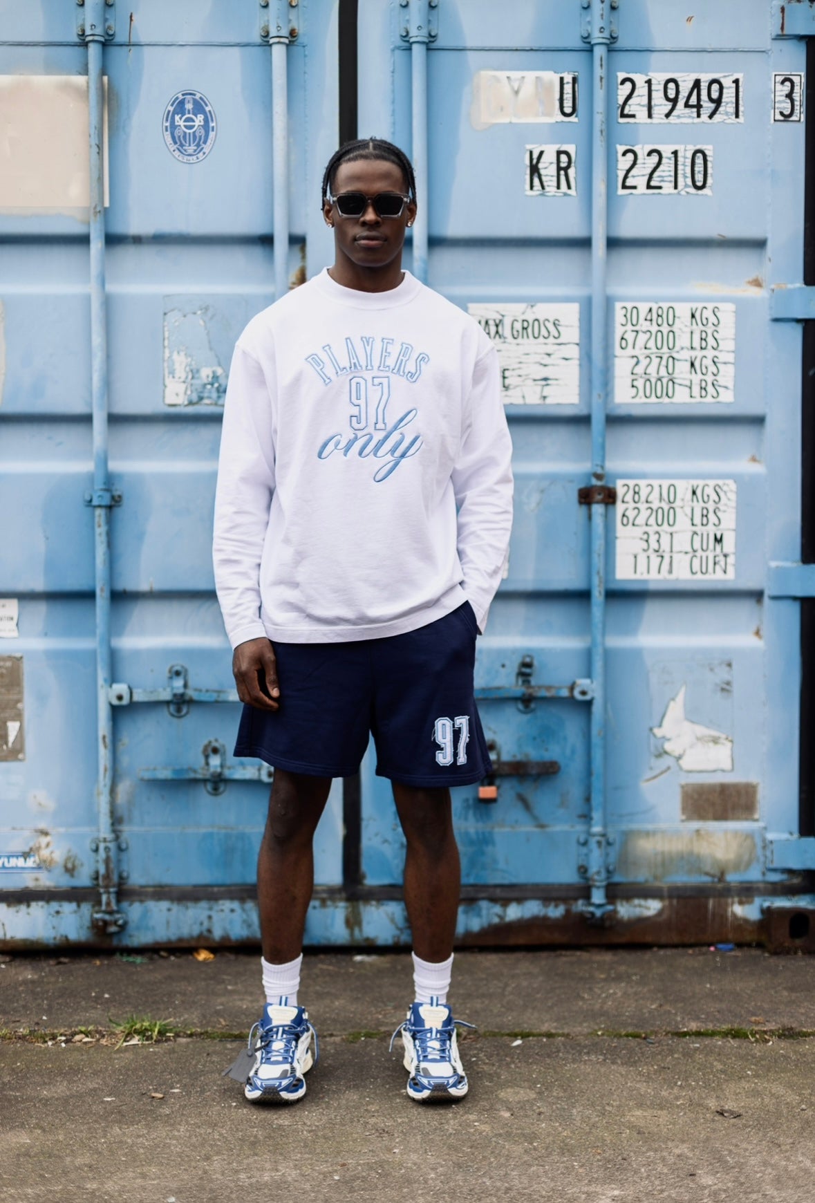 WHITE APPLIQUÉ LONG SLEEVE