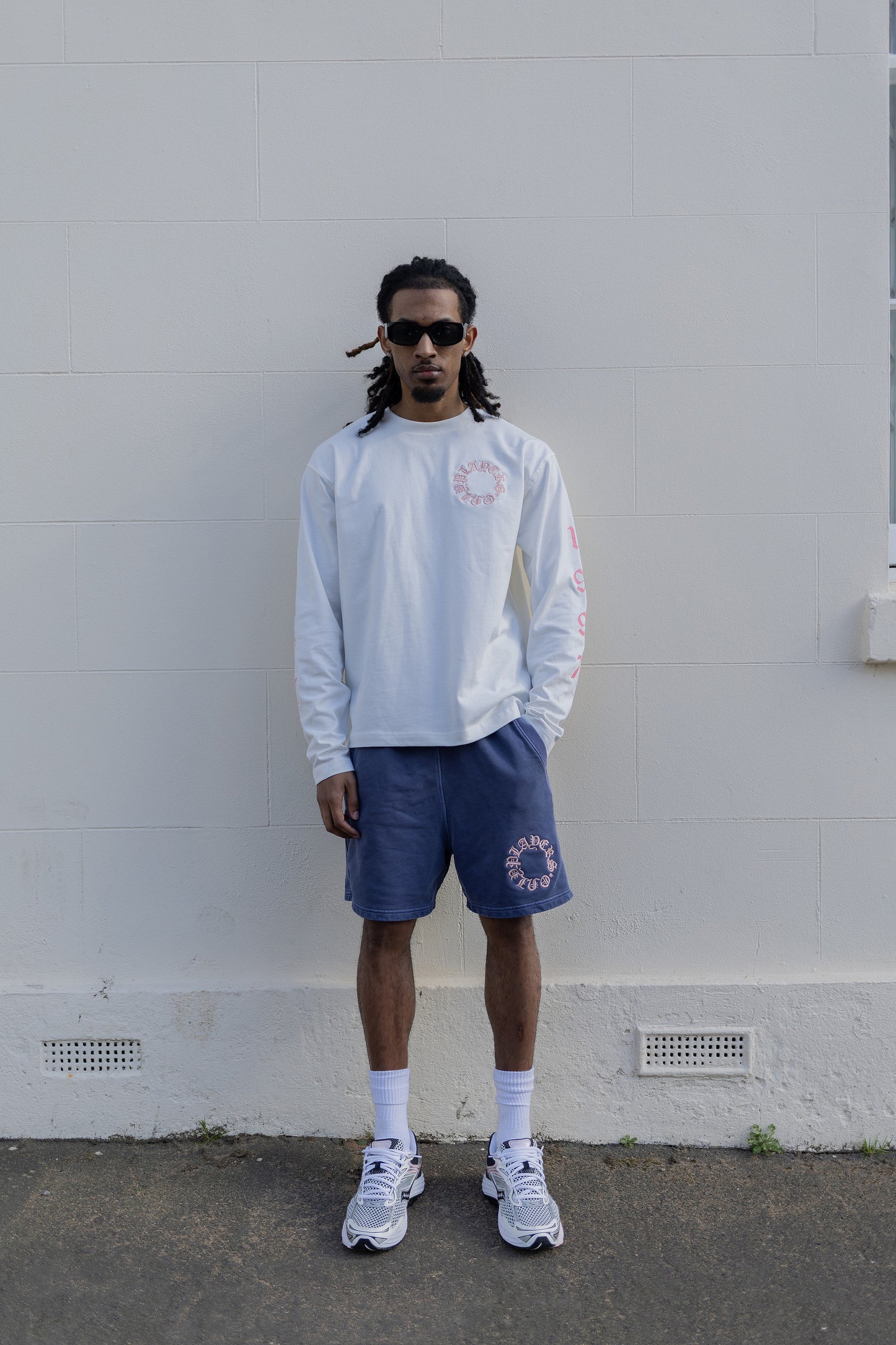 WASHED NAVY EMBROIDERED SHORTS