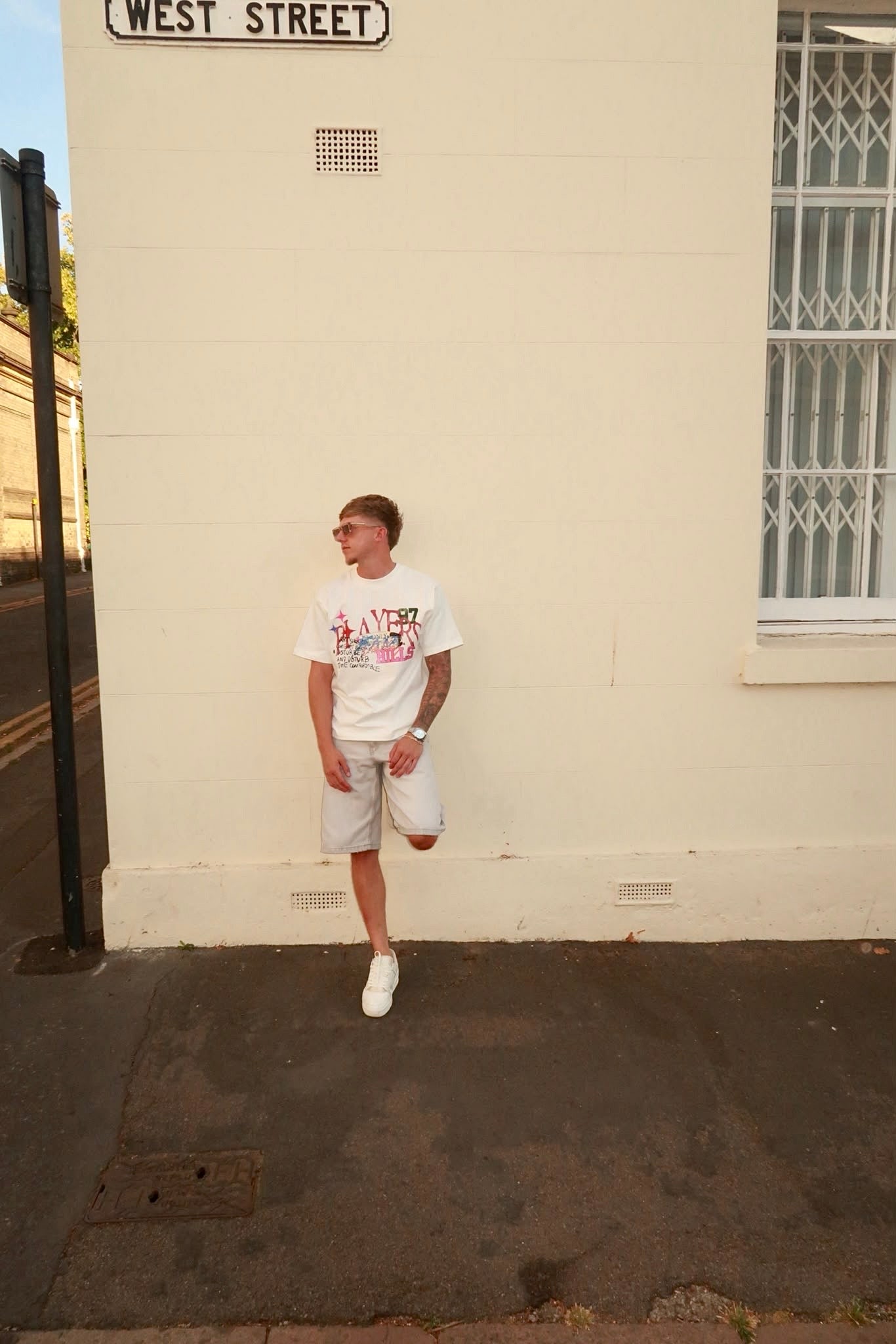 PLAYERS HILLS ECRU TEE