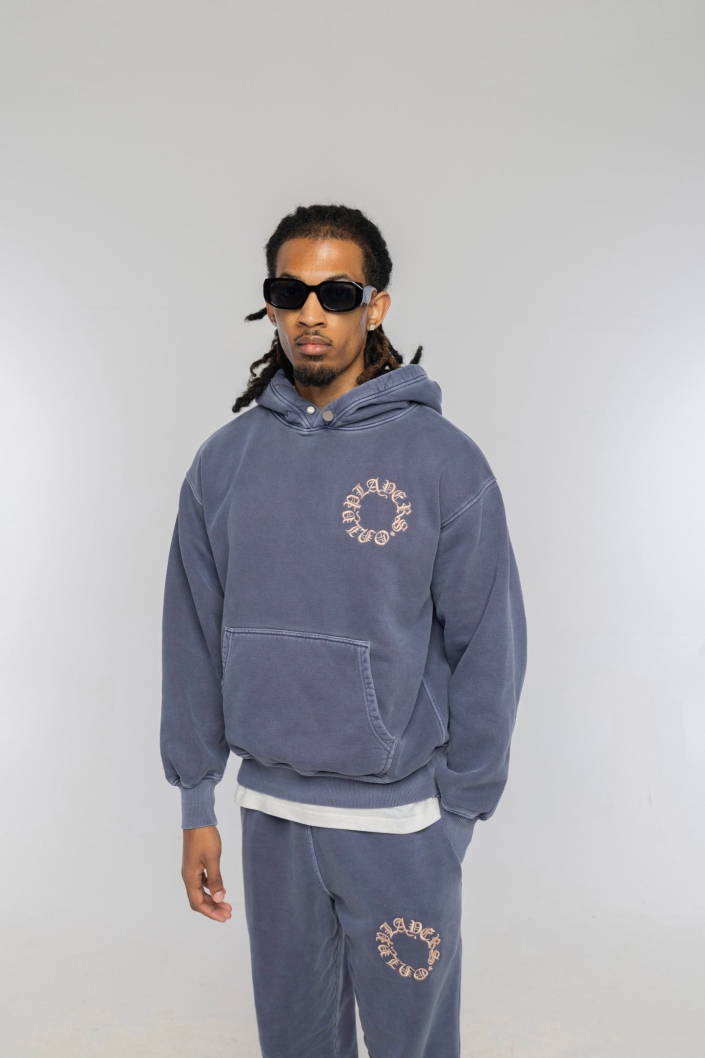 WASHED NAVY EMBROIDERED HOODIE
