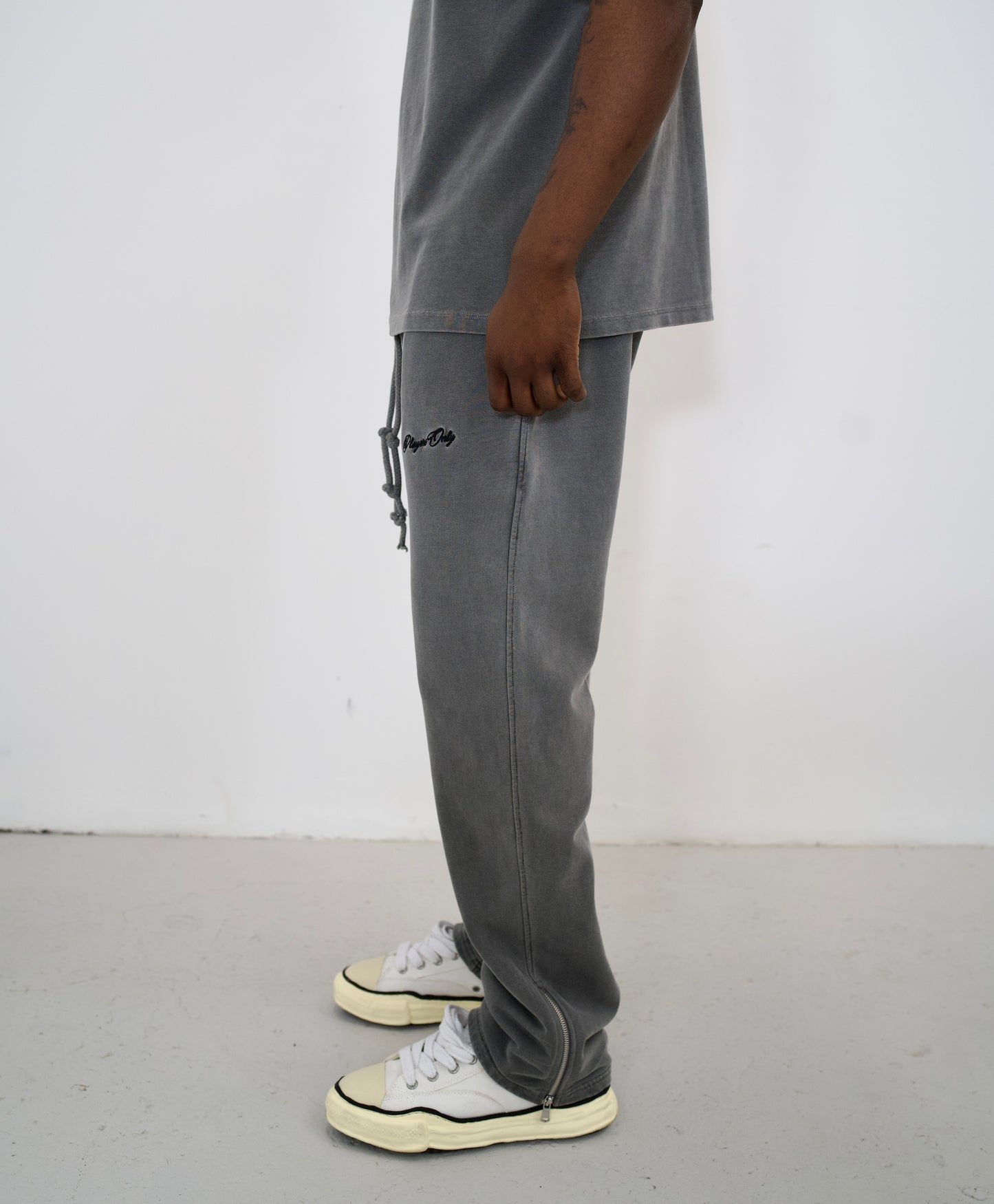 VINTAGE CHARCOAL ZIPPER PANTS (RESTOCKED SOON)