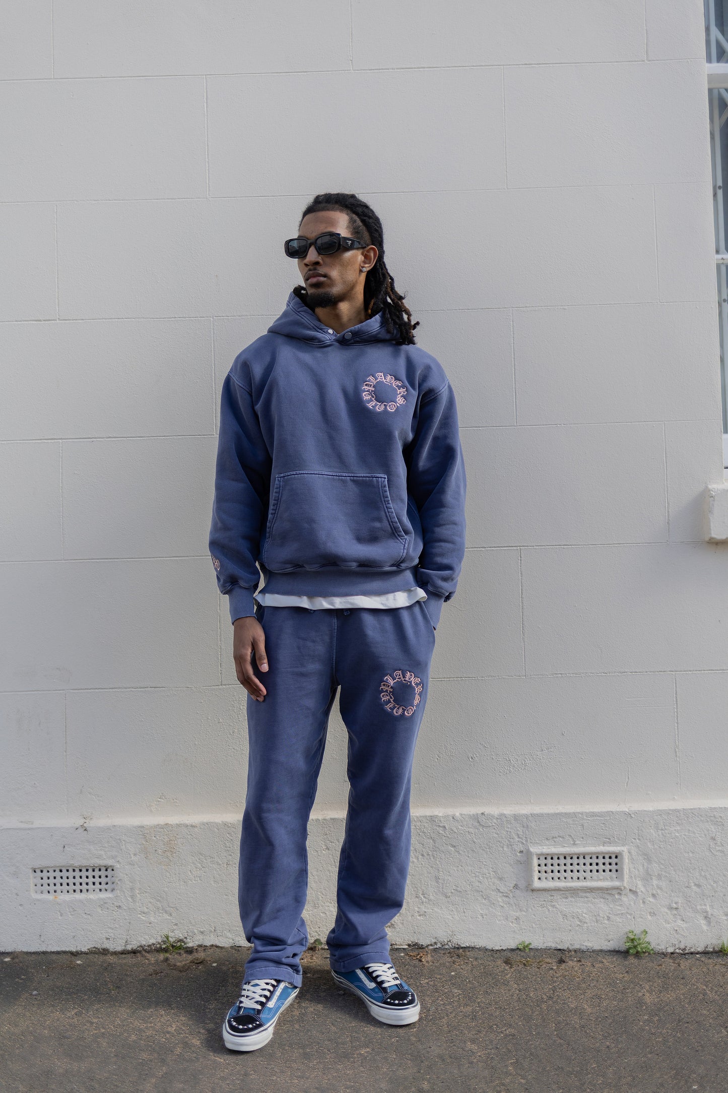 WASHED NAVY EMBROIDERED HOODIE