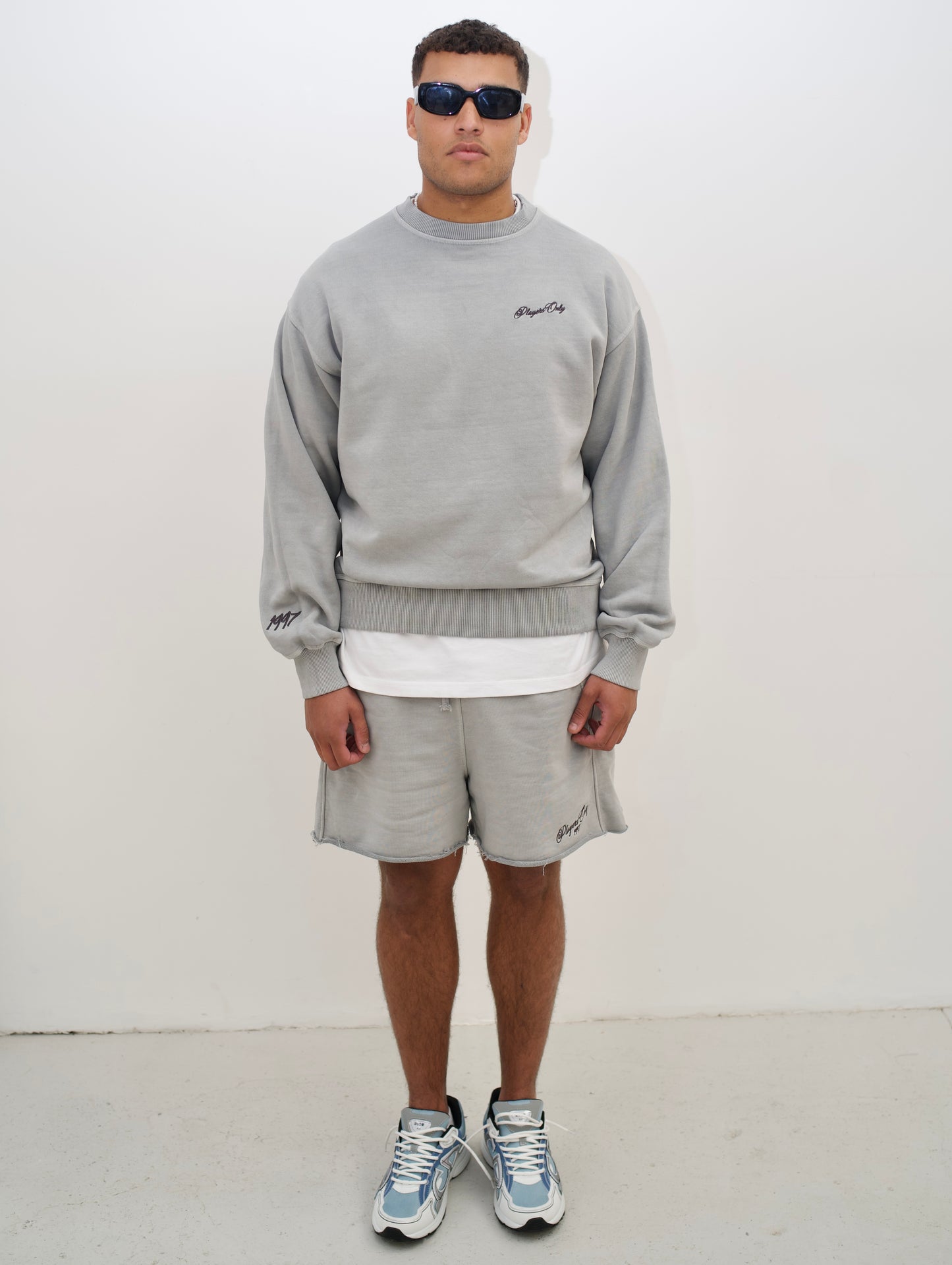 WASHED GREY EMBROIDERED SWEATSHIRT